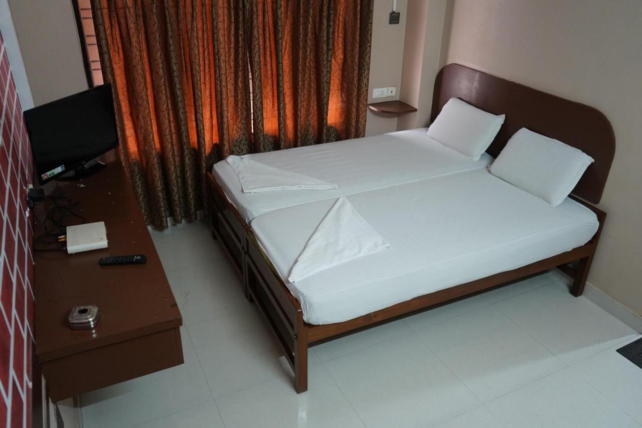 Sangeetha Tourist Home Thiruvananthapuram Ngoại thất bức ảnh