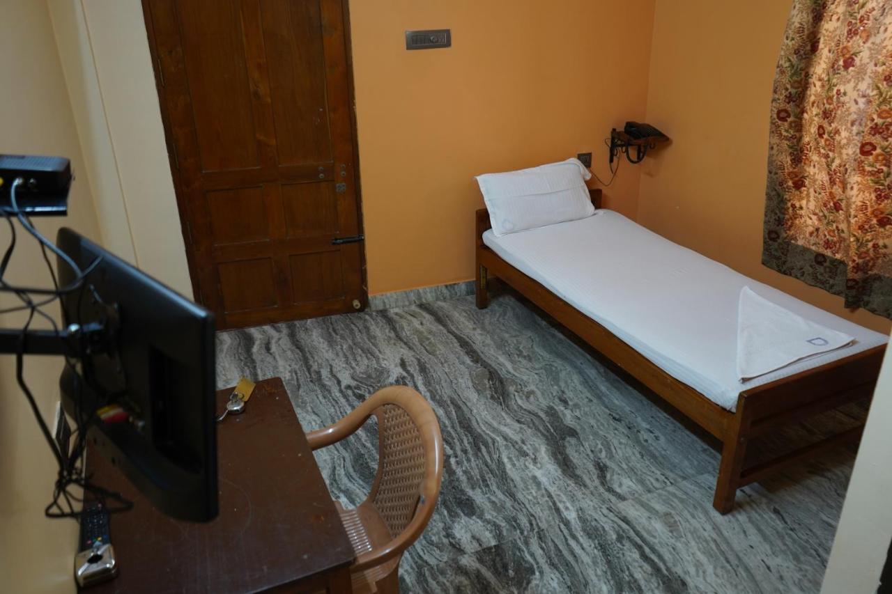 Sangeetha Tourist Home Thiruvananthapuram Ngoại thất bức ảnh