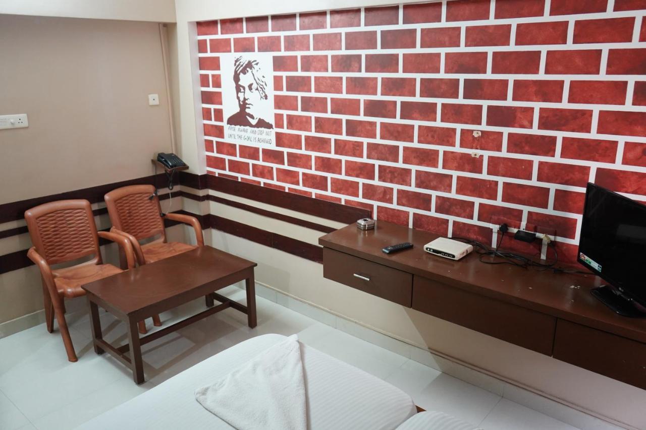 Sangeetha Tourist Home Thiruvananthapuram Ngoại thất bức ảnh